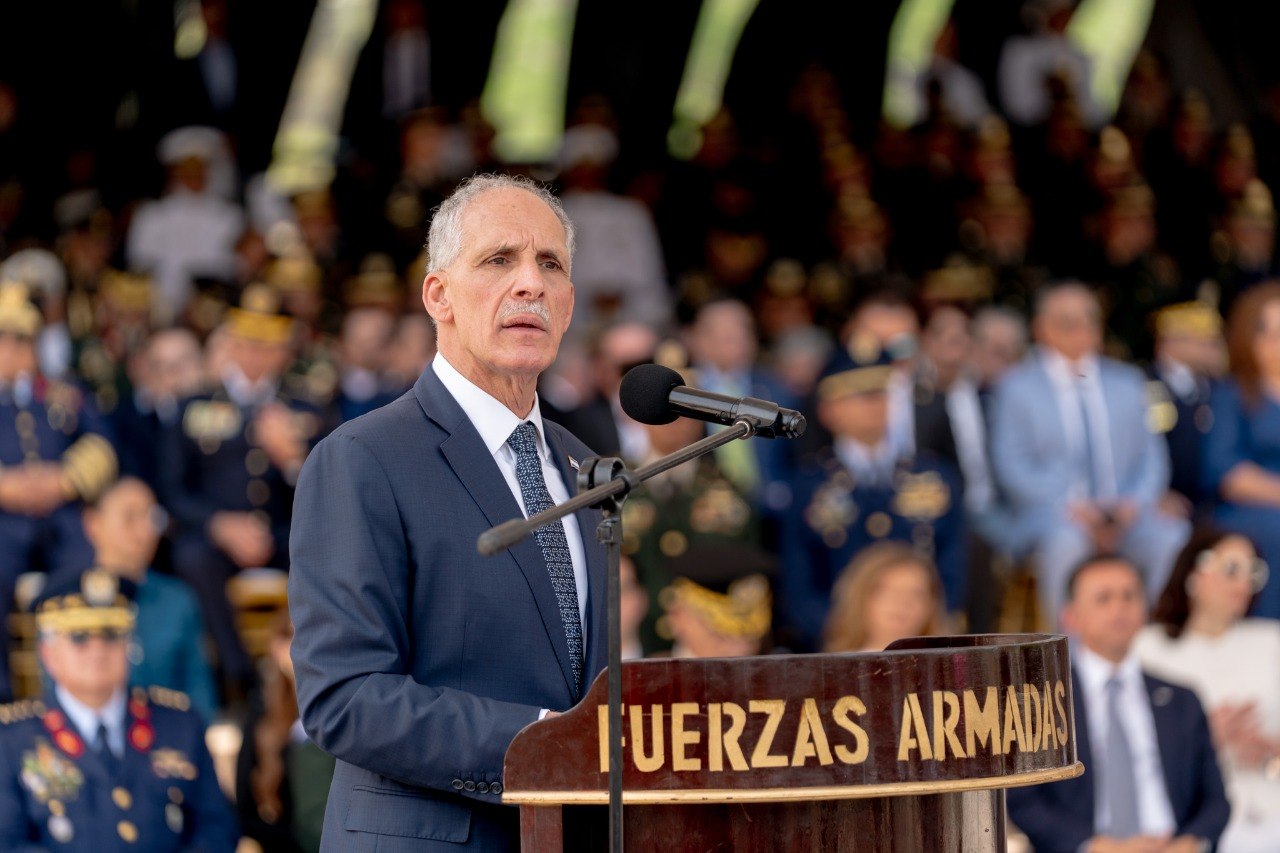 Presidente Nasry Asfura y Comandante General de las FFAA