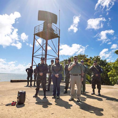 Honduras instala su primer radar de vigilancia aérea y marítima fabricado en el país