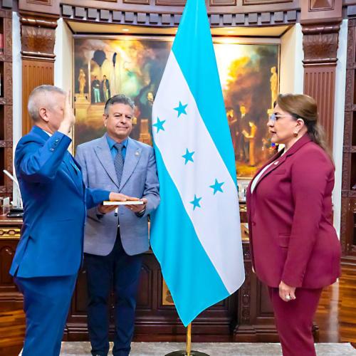 General Roosevelt Hernández asume como Ministro de Defensa Nacional