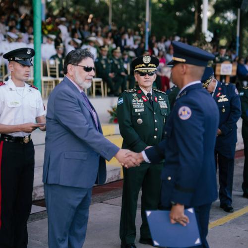 Nuevos oficiales al servicio de la patria